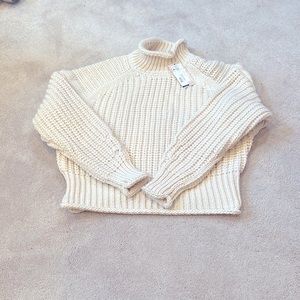 ESOUALO Medium off white chunky waist length sweater.